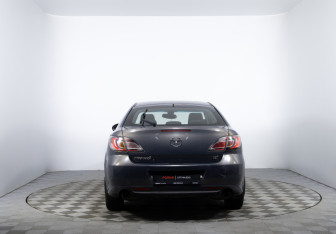 Подержанный автомобиль Mazda 6 Liftback 2007 года (6 фото)