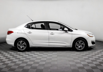 Подержанный автомобиль Citroen C4 Sedan 2014 года (4 фото)