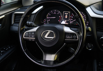 Подержанный автомобиль Lexus RX 2016 года (11 фото)