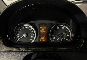 Подержанный автомобиль Mercedes-Benz Viano 2013 года (11 фото)