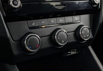 Подержанный автомобиль Skoda Octavia Liftback 2019 года (21 фото)