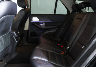 Подержанный автомобиль Mercedes-Benz GLE 2019 года (10 фото)