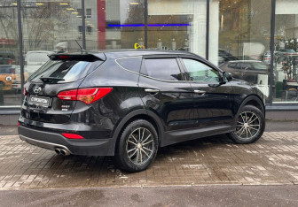 Подержанный автомобиль Hyundai Santa Fe 2013 года (8 фото)