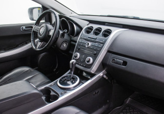 Подержанный автомобиль Mazda CX-7 2008 года (10 фото)