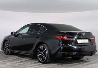 Подержанный автомобиль Toyota Camry Sedan 2024 года (7 фото)