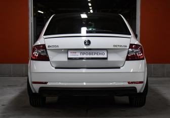 Подержанный автомобиль Skoda Octavia Liftback 2017 года (6 фото)