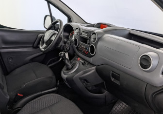 Подержанный автомобиль Peugeot Partner 2021 года (13 фото)