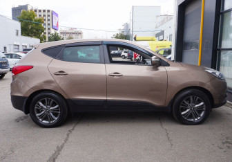 Подержанный автомобиль Hyundai ix35 2014 года (4 фото)