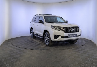 Подержанный автомобиль Toyota Land Cruiser Prado 2021 года (3 фото)
