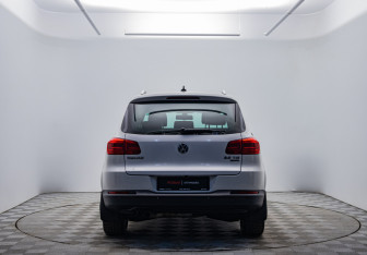 Подержанный автомобиль Volkswagen Tiguan 2013 года (6 фото)