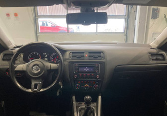 Подержанный автомобиль Volkswagen Jetta Sedan 2014 года (11 фото)