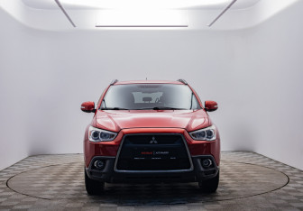 Подержанный автомобиль Mitsubishi ASX 2012 года (2 фото)