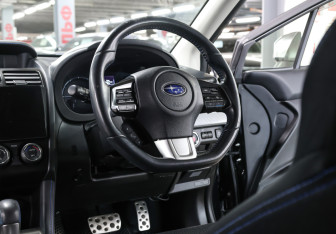 Подержанный автомобиль Subaru Levorg 2015 года (10 фото)