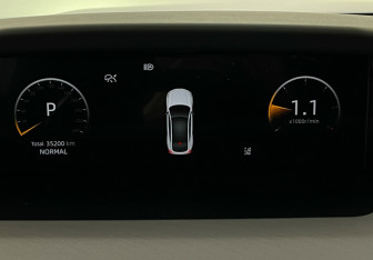 Подержанный автомобиль Changan UNI-V 2023 года (11 фото)