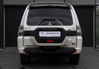 Подержанный автомобиль Mitsubishi Pajero 2020 года (6 фото)