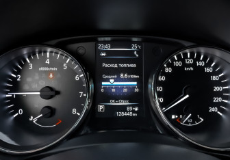 Подержанный автомобиль Nissan X-Trail 2019 года (16 фото)