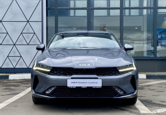 Подержанный автомобиль Kia K5 2024 года (2 фото)