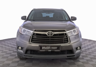 Подержанный автомобиль Toyota Highlander 2014 года (2 фото)