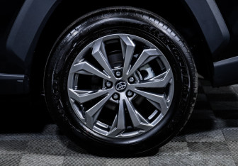 Новый Toyota RAV4 2025 (15 фото)