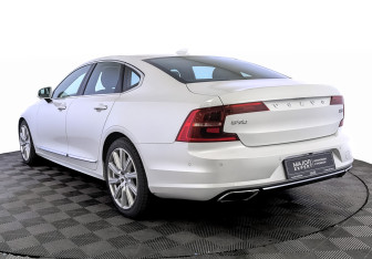 Подержанный автомобиль Volvo S90 2019 года (7 фото)