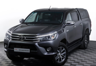 Подержанный автомобиль Toyota Hilux 2015 года (24 фото)