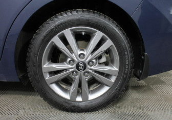 Подержанный автомобиль Hyundai Elantra Sedan 2016 года (5 фото)