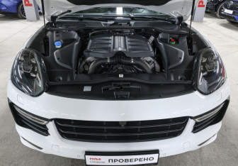 Подержанный автомобиль Porsche Cayenne 2016 года (9 фото)