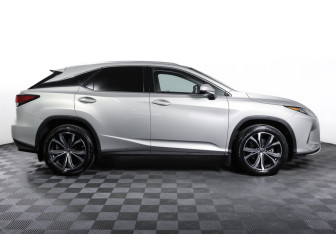 Подержанный автомобиль Lexus RX 2021 года (4 фото)