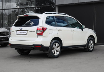 Подержанный автомобиль Subaru Forester Suv 2014 года (4 фото)