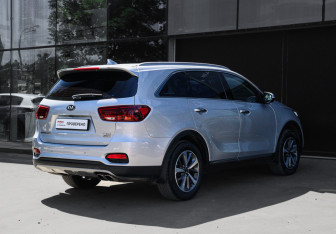Подержанный автомобиль Kia Sorento 2018 года (4 фото)