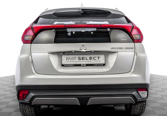 Подержанный автомобиль Mitsubishi Eclipse Cross 2022 года (6 фото)