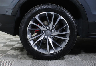 Подержанный автомобиль Geely Coolray 2021 года (5 фото)