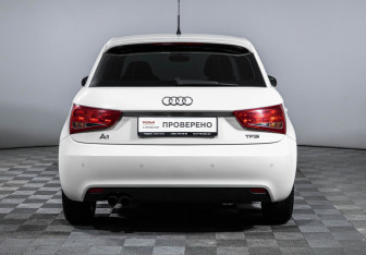Подержанный автомобиль Audi A1 2013 года (6 фото)