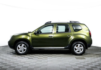 Подержанный автомобиль Renault Duster 2015 года (3 фото)