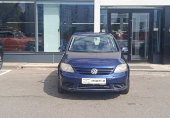 Подержанный автомобиль Volkswagen Golf Plus 2006 года (2 фото)