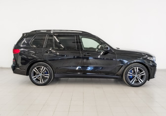 Подержанный автомобиль BMW X7 2020 года (4 фото)