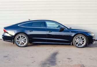 Подержанный автомобиль Audi A7 2020 года (4 фото)