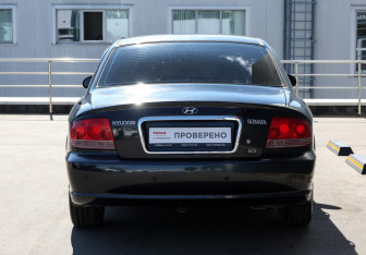 Подержанный автомобиль Hyundai Sonata 2009 года (6 фото)