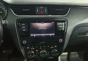 Подержанный автомобиль Skoda Octavia Liftback 2020 года (15 фото)