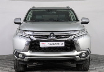 Подержанный автомобиль Mitsubishi Pajero Sport 2017 года (2 фото)
