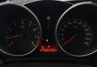 Подержанный автомобиль Mazda 3 Sedan 2011 года (7 фото)