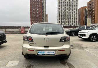 Подержанный автомобиль Mazda 3 Hatchback 2006 года (5 фото)