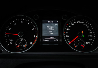 Подержанный автомобиль Volkswagen Passat Sedan 2011 года (16 фото)