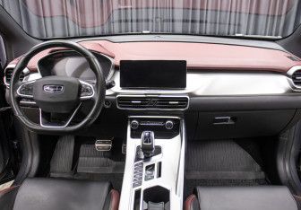 Подержанный автомобиль Geely Coolray 2022 года (14 фото)