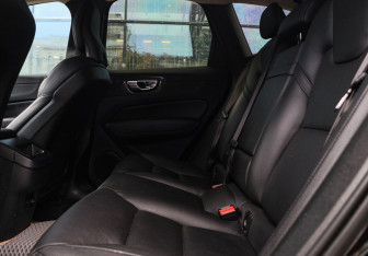 Подержанный автомобиль Volvo XC60 2019 года (8 фото)
