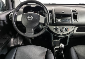 Подержанный автомобиль Nissan Note 2011 года (12 фото)