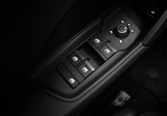 Подержанный автомобиль Audi A3 Hatchback 2022 года (16 фото)