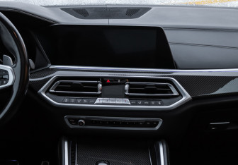 Подержанный автомобиль BMW X6 2021 года (11 фото)