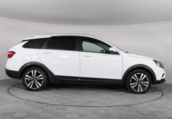 Подержанный автомобиль LADA (ВАЗ) Vesta Wagon 2019 года (4 фото)