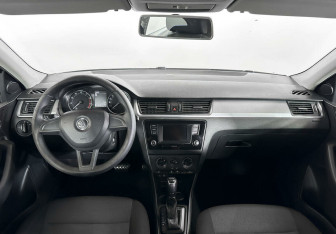 Подержанный автомобиль Skoda Rapid Liftback 2016 года (6 фото)